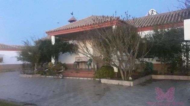 Foto 1 de Casa rural en venda a Puerto Real de 5 habitacions amb jardí i calefacció