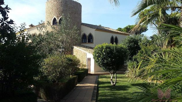 Foto 1 de Casa en venta en Sancti Petri - La Barrosa de 5 habitaciones con jardín y aire acondicionado
