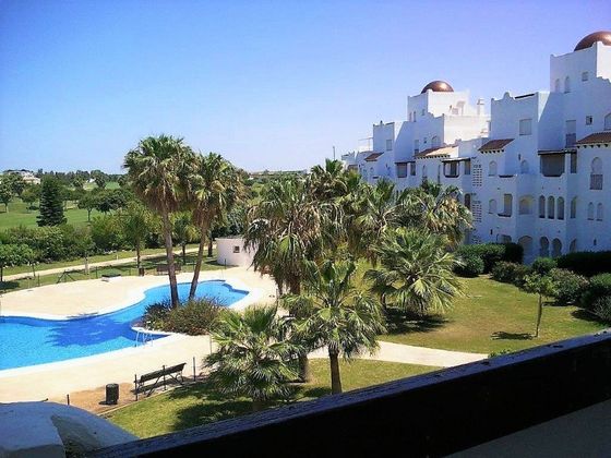 Foto 2 de Pis en venda a Costa Ballena Golf de 2 habitacions amb terrassa i piscina