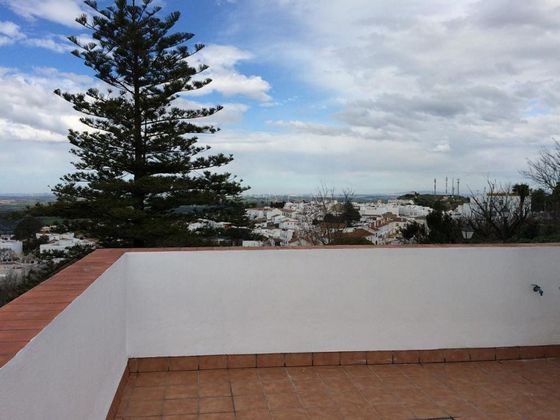 Foto 1 de Chalet en venta en Medina-Sidonia de 4 habitaciones con terraza y garaje