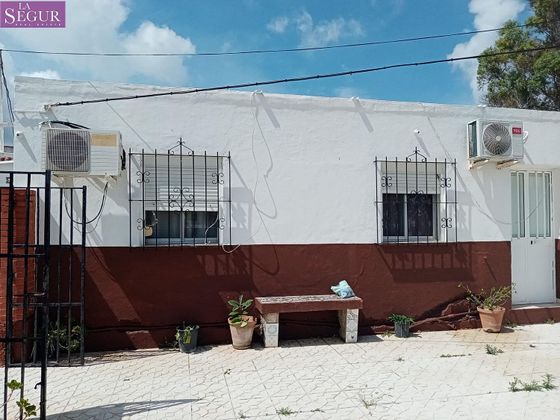 Foto 2 de Casa en venda a Benalup-Casas Viejas de 3 habitacions amb garatge