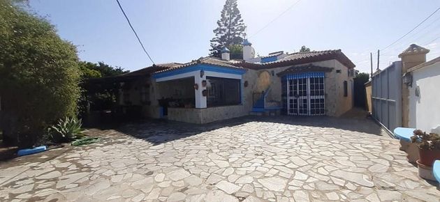 Foto 1 de Casa rural en venda a Barrio Nuevo de 4 habitacions amb piscina i jardí