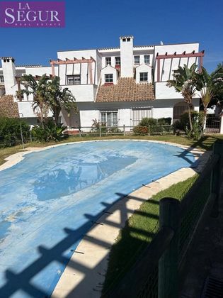 Foto 1 de Casa en venda a Benalup-Casas Viejas de 3 habitacions amb terrassa i piscina