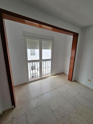 Foto 1 de Venta de piso en Vejer de la Frontera de 3 habitaciones con balcón