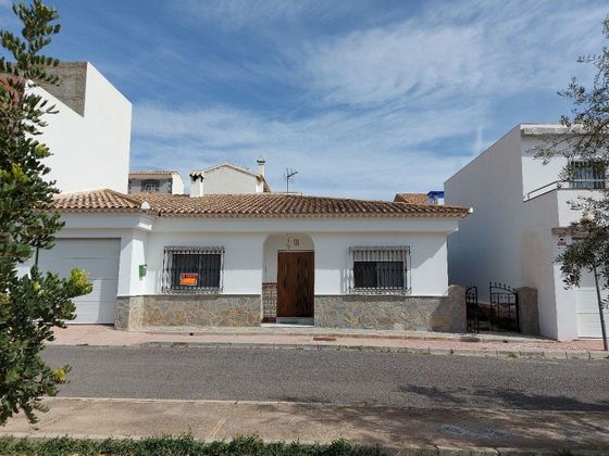 Foto 1 de Casa adossada en venda a Uleila del Campo de 4 habitacions amb terrassa i garatge