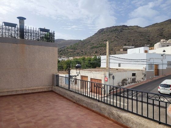 Foto 2 de Casa en venta en Lucainena de las Torres de 4 habitaciones con terraza y garaje