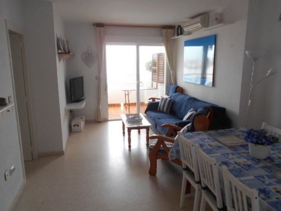Foto 2 de Piso en venta en Valdelagrana de 3 habitaciones con terraza y piscina
