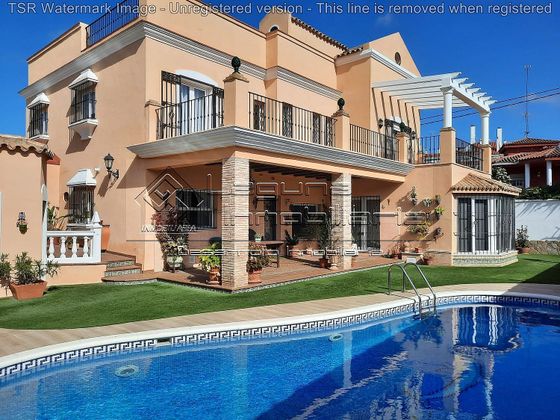 Foto 1 de Venta de chalet en Soto de Real - Villamaruja de 4 habitaciones con terraza y piscina