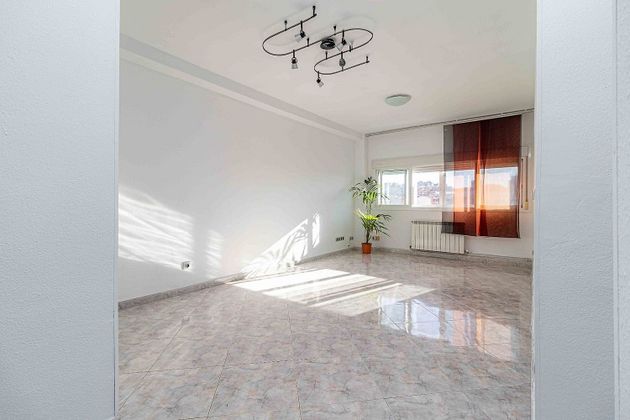 Foto 1 de Piso en venta en Numancia de 3 habitaciones con terraza y calefacción