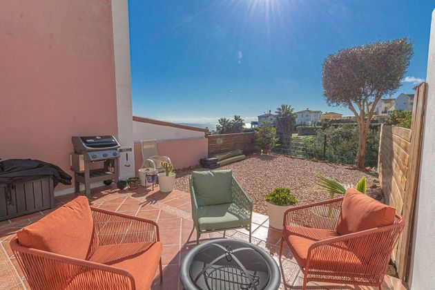 Foto 2 de Casa adossada en venda a La Alcaidesa de 3 habitacions amb terrassa i piscina