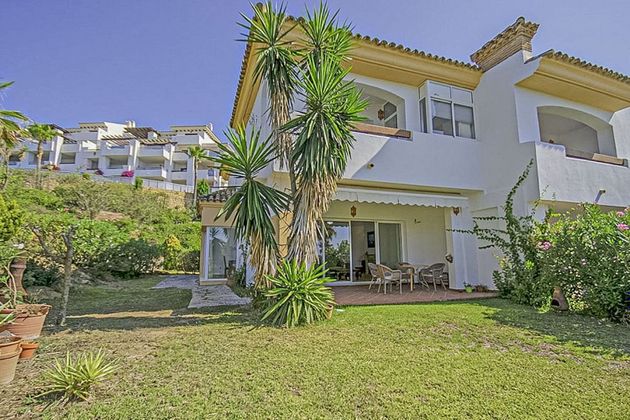 Foto 1 de Casa en venta en calle Alcaidesa de 3 habitaciones con terraza y piscina