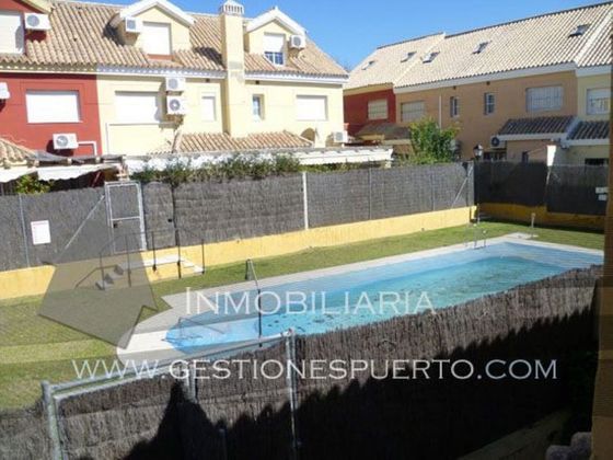 Foto 1 de Casa adossada en lloguer a Vistahermosa  - Fuentebravía de 4 habitacions amb terrassa i piscina