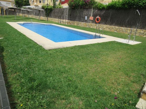 Foto 1 de Casa adossada en venda a Vistahermosa  - Fuentebravía de 4 habitacions amb terrassa i piscina