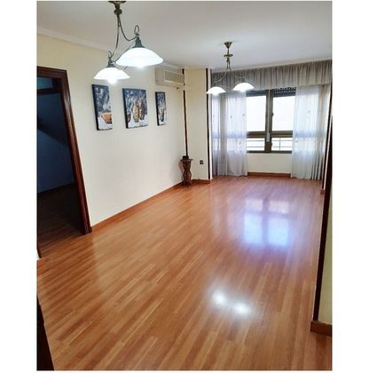 Foto 2 de Piso en venta en calle Altamira de 3 habitaciones con terraza y garaje