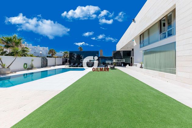 Foto 2 de Xalet en venda a Conil de 6 habitacions amb terrassa i piscina