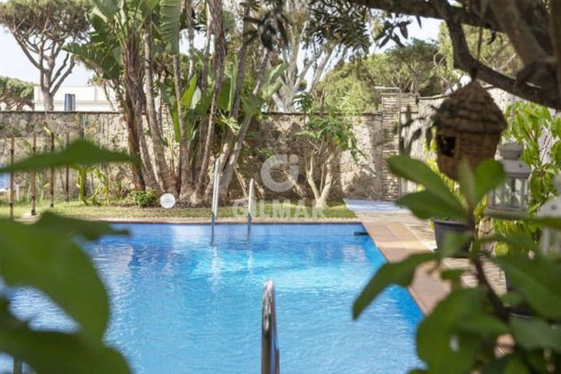 Foto 2 de Chalet en venta en Sancti Petri - La Barrosa de 9 habitaciones con terraza y piscina