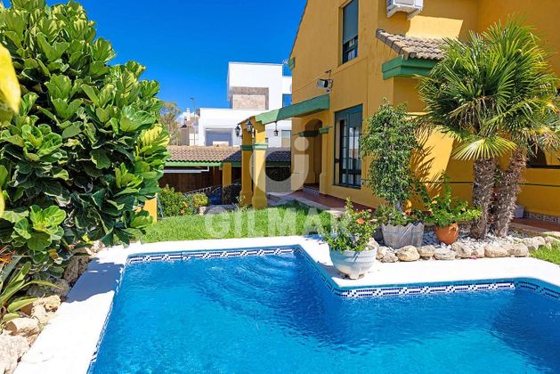 Foto 2 de Xalet en venda a Vistahermosa  - Fuentebravía de 5 habitacions amb terrassa i piscina
