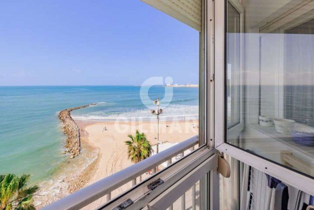Foto 1 de Pis en venda a Playa Stª Mª del Mar - Playa Victoria de 4 habitacions amb calefacció i ascensor