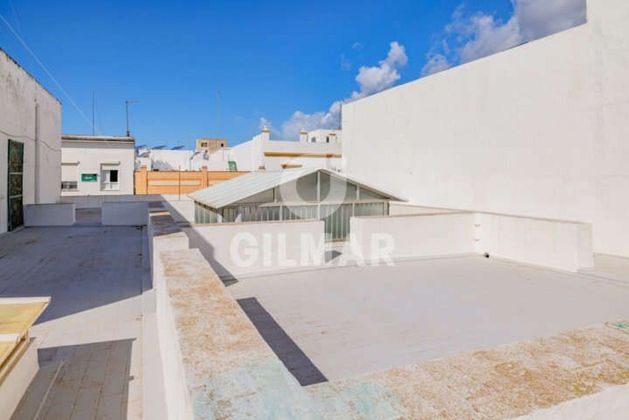 Foto 2 de Venta de chalet en Puerto Real de 5 habitaciones con terraza y piscina