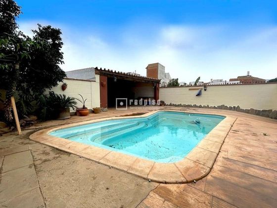Foto 2 de Casa en alquiler en calle Maria Silva de 3 habitaciones con terraza y piscina