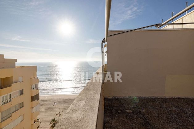 Foto 1 de Àtic en venda a Cortadura - Zona Franca  de 3 habitacions amb terrassa i aire acondicionat