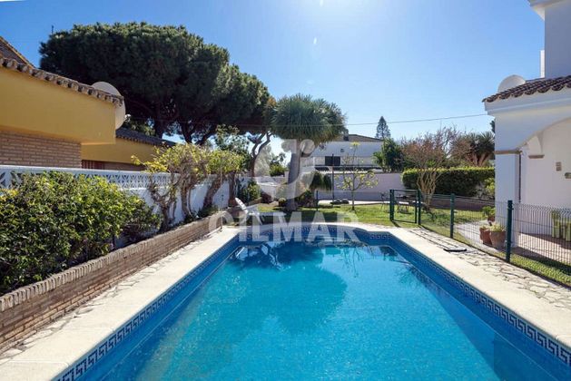 Foto 2 de Casa en venta en Valdelagrana de 6 habitaciones con terraza y piscina