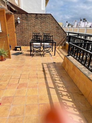 Foto 1 de Piso en alquiler en plaza Del Polvorista de 2 habitaciones con terraza y muebles