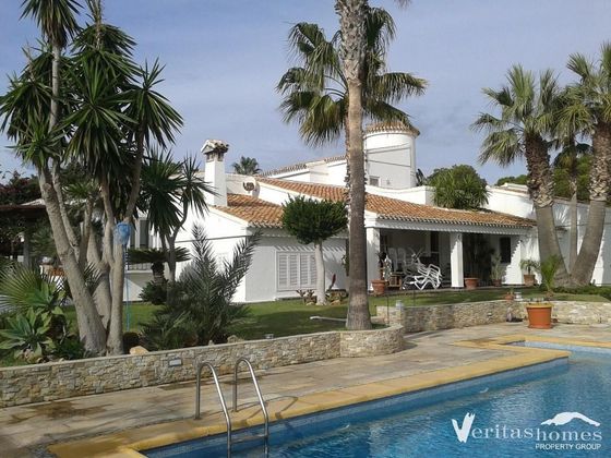 Foto 1 de Casa en venda a Urb. Vista de los Ángeles de 5 habitacions amb terrassa i piscina
