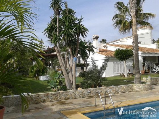 Foto 2 de Casa en venda a Urb. Vista de los Ángeles de 5 habitacions amb terrassa i piscina