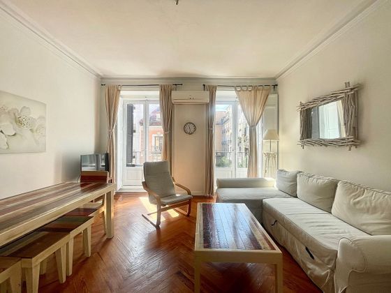 Foto 2 de Piso en alquiler en calle De Los Coloreros de 2 habitaciones con muebles y balcón