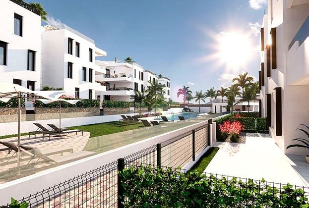 Foto 2 de Casa adossada en venda a San Juan de los Terreros de 3 habitacions amb terrassa i piscina