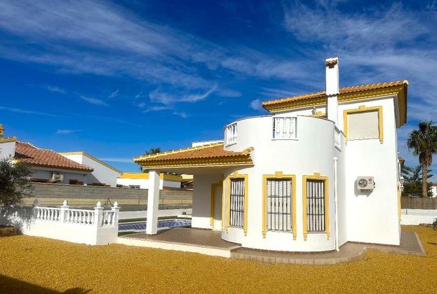 Foto 1 de Xalet en venda a Arboleas de 4 habitacions amb terrassa i piscina