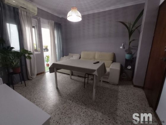 Foto 1 de Venta de piso en Ubrique de 2 habitaciones con balcón y aire acondicionado