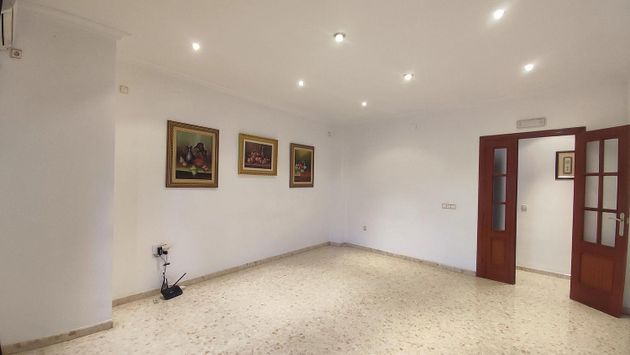 Foto 2 de Piso en venta en Palma del Río de 4 habitaciones con terraza y balcón
