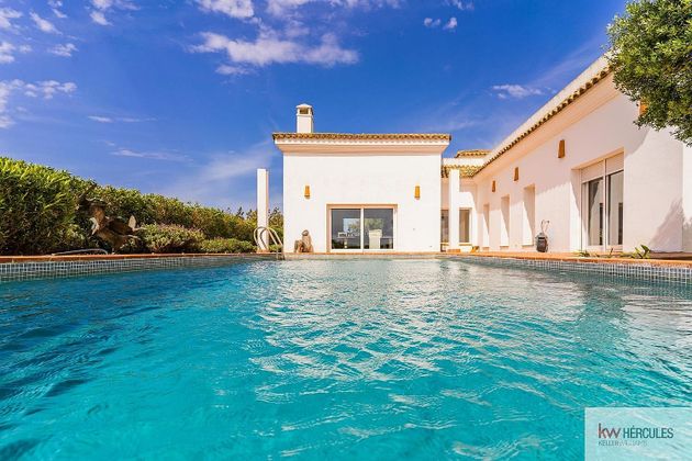 Foto 1 de Xalet en venda a Benalup-Casas Viejas de 3 habitacions amb terrassa i piscina