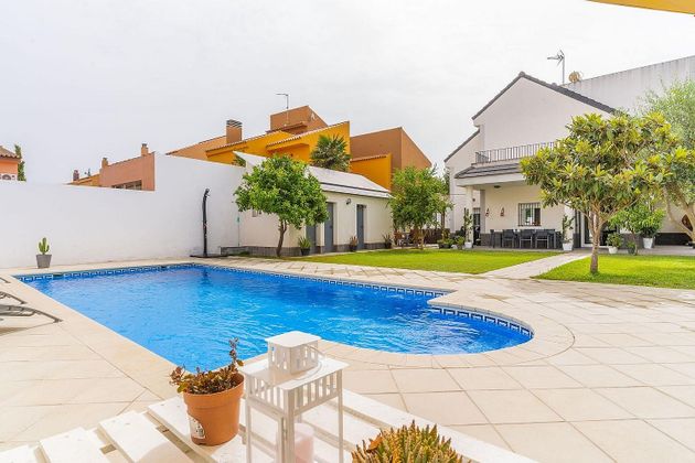 Foto 1 de Venta de chalet en Soto de Real - Villamaruja de 5 habitaciones con terraza y piscina