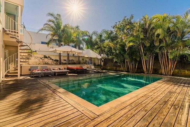 Foto 1 de Xalet en venda a Roche de 6 habitacions amb terrassa i piscina