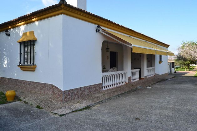 Foto 1 de Venta de chalet en Puerto Real de 3 habitaciones con terraza y piscina