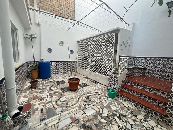 Foto 2 de Chalet en venta en Noreste-Granja de 6 habitaciones con terraza y garaje