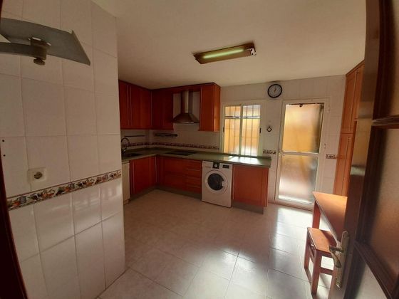 Foto 2 de Casa en venta en Camposoto - Gallineras de 3 habitaciones con terraza y garaje