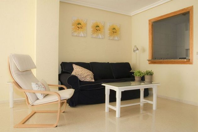 Foto 2 de Pis en lloguer a calle La Curva de 1 habitació amb mobles i aire acondicionat