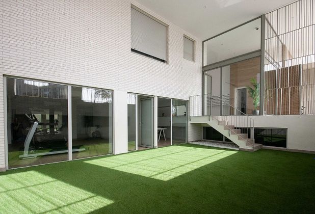 Foto 1 de Alquiler de piso en calle Francisco Javier Balbin Paris de 1 habitación con terraza y piscina