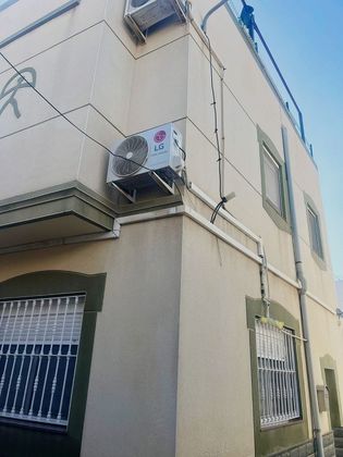 Foto 2 de Venta de casa en Los Molinos - Villa Blanca de 4 habitaciones con terraza y aire acondicionado