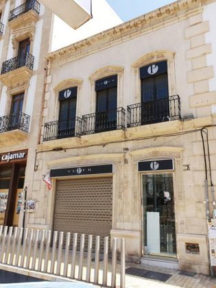 Foto 2 de Edificio en venta en calle De Purchena de 308 m²