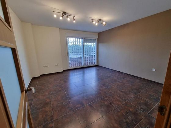 Foto 1 de Pis en venda a Nueva Almería - Cortijo Grande - Vega de Acá de 4 habitacions amb terrassa i garatge