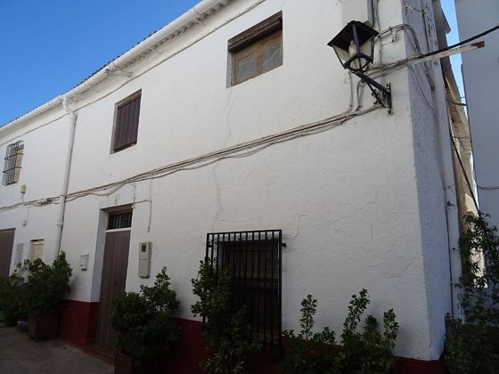 Foto 2 de Venta de casa adosada en calle Granada de 5 habitaciones con terraza y garaje