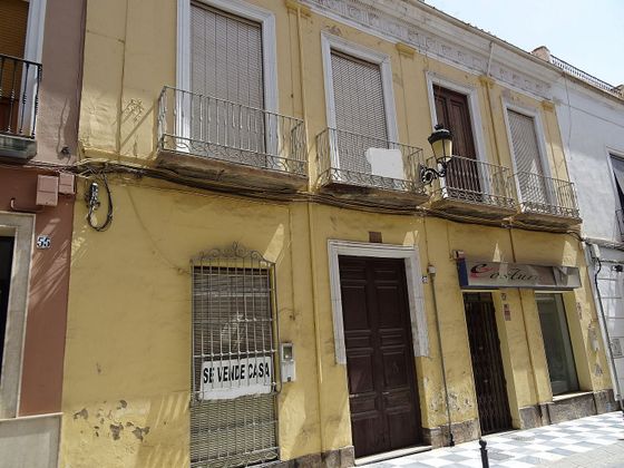 Foto 1 de Casa adossada en venda a calle Manuel Salmerón de 4 habitacions amb jardí