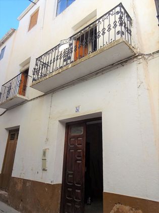 Foto 2 de Casa adossada en venda a calle Real de 3 habitacions amb terrassa i garatge