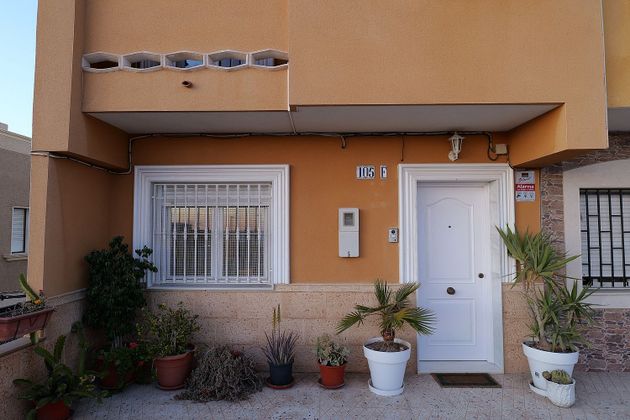 Foto 2 de Casa adossada en venda a carretera Almería de 3 habitacions amb terrassa i balcó