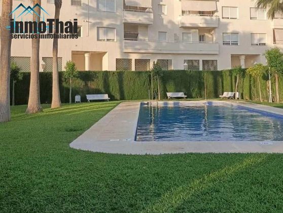 Foto 1 de Pis en venda a avenida Jose Manuel Caballero Bonald de 4 habitacions amb terrassa i piscina
